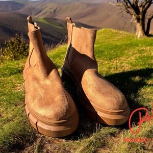 BP | Women's 9.5 brown Chelsea Ninya Lugsole Ankle Combat
Nordstroms